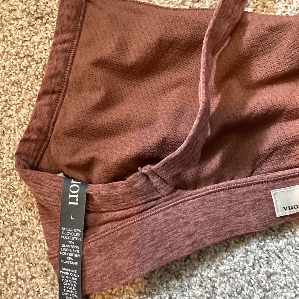 VUORI elevation hazelnut Sports Bra & Leggings Set
Gently used.
Top L
Bottom S - Picture 10 of 10
